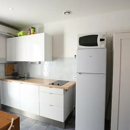 6 Personnes Vue 30 M De La * Hyères