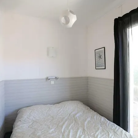 6 Personnes Vue 30 M De La Hyères